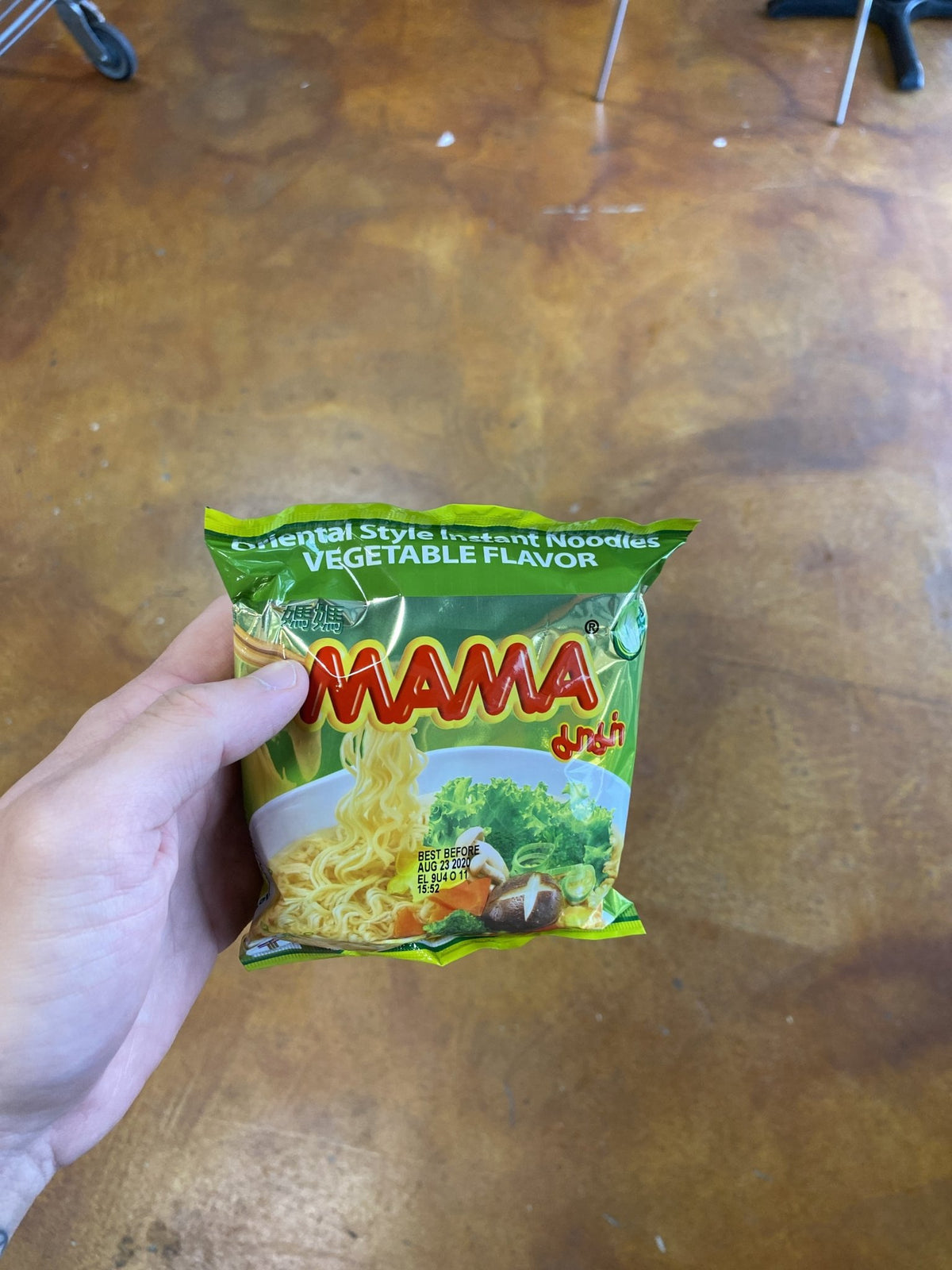 https://www.eastsideasianmarket.com/cdn/shop/products/mama-noodles-vegetable-flavor-212-oz-926078_1200x1600.jpg?v=1587098657